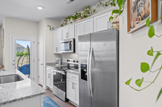 Building Photo - 3610 Sedge Dr