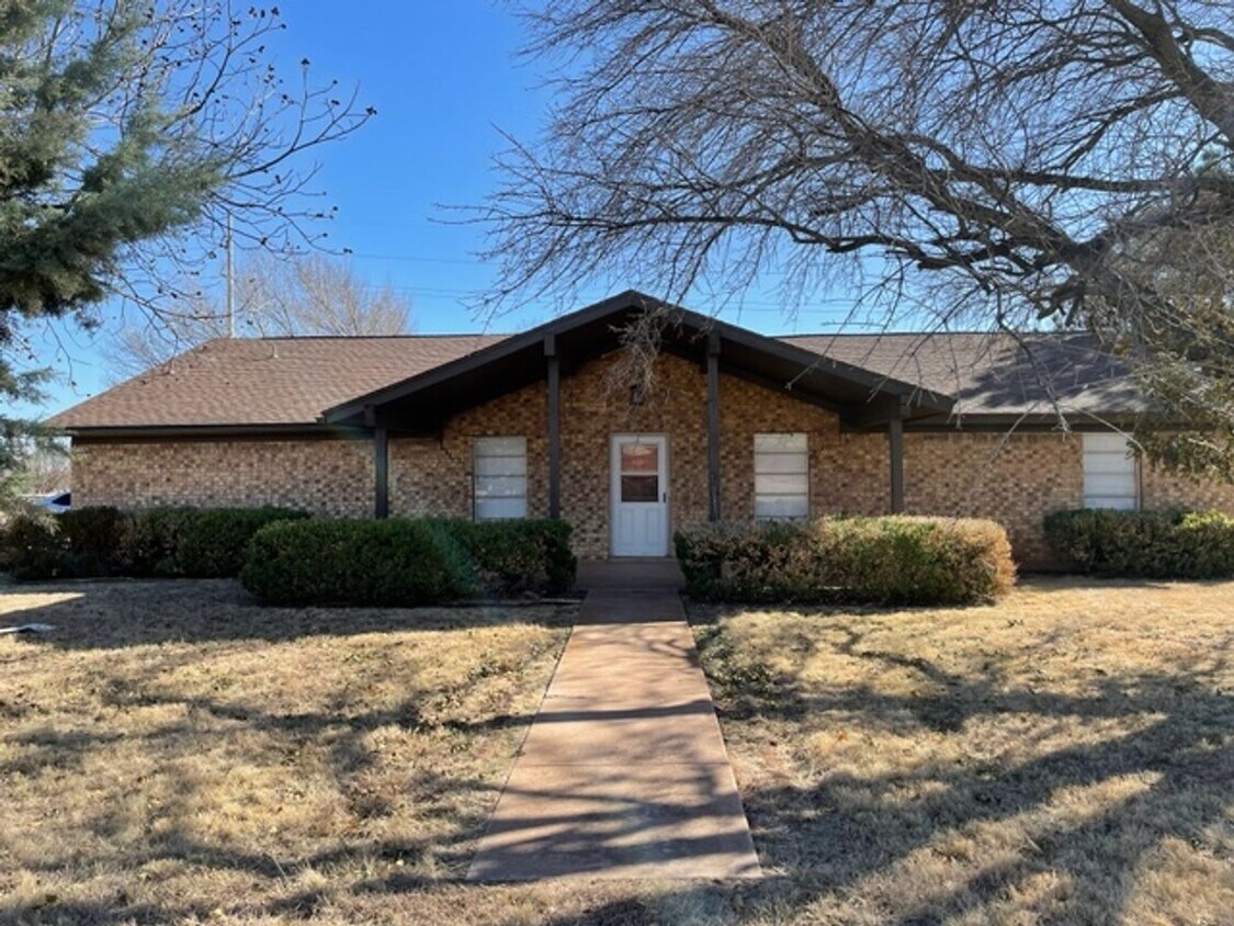 Foto principal - 1045 Clark Rd