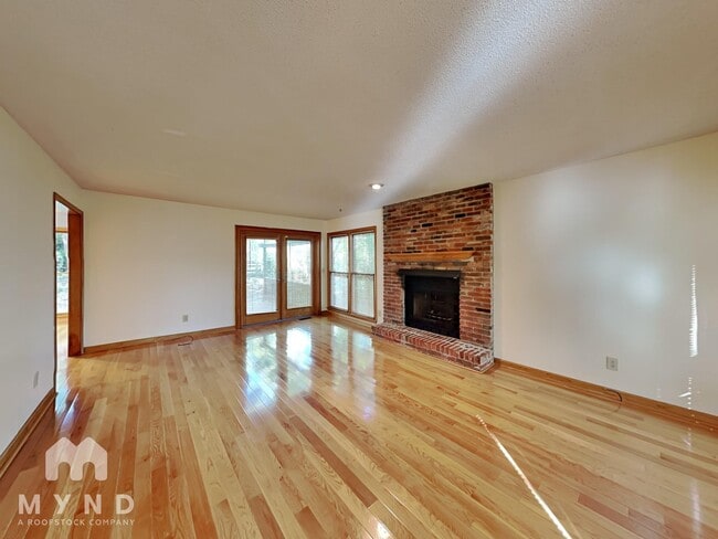 Building Photo - 3747 Running Fox Dr