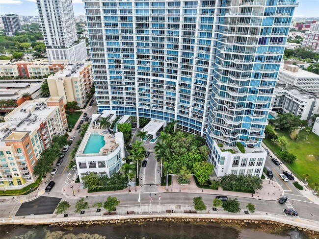 Foto del edificio - 2020 N Bayshore Dr