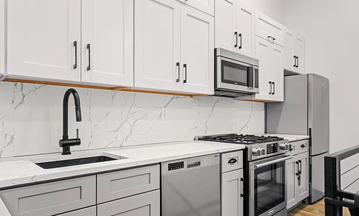 Foto principal - 841 Dekalb Avenue