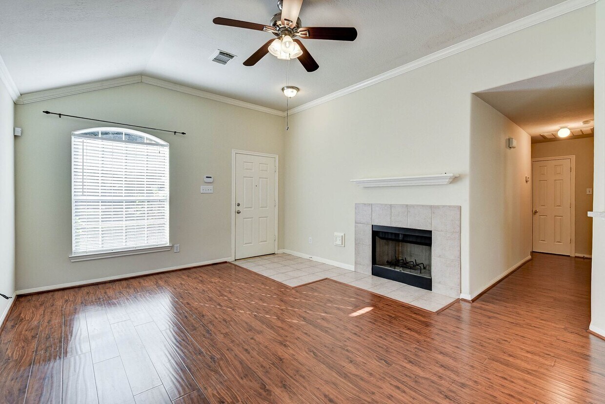 Primary Photo - Beautiful 3-Bedroom Home in Kingsbridge Co...