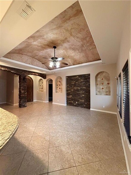 Foto del edificio - 1501 Granada Cir