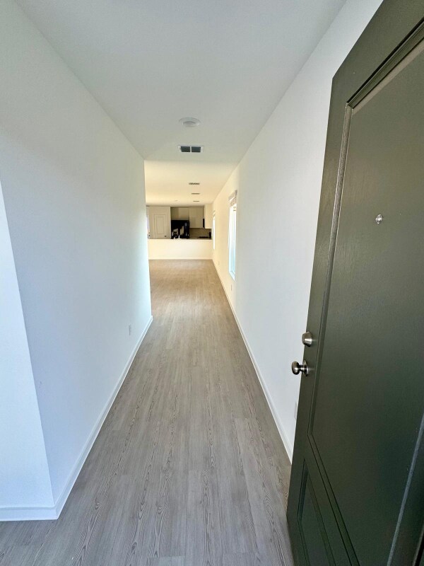 Foto del edificio - 1002 Raintree Rd
