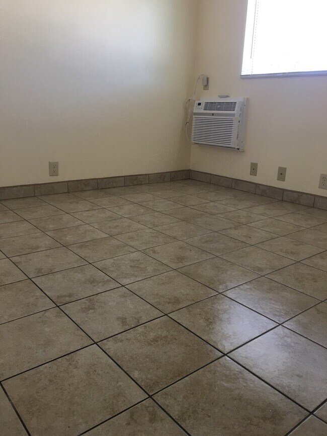 Building Photo - 3291 E Artesia Blvd
