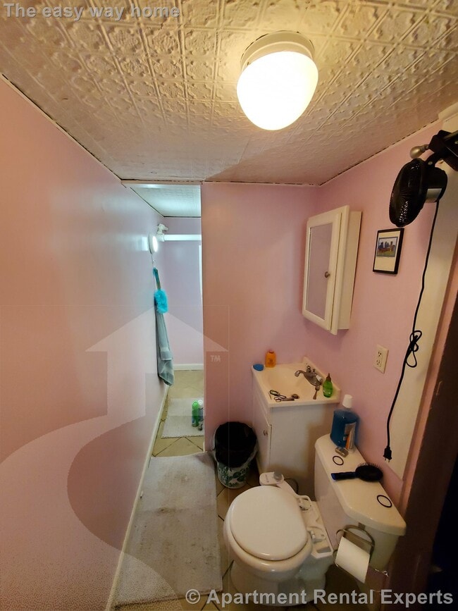 Building Photo - 305 Rindge Ave