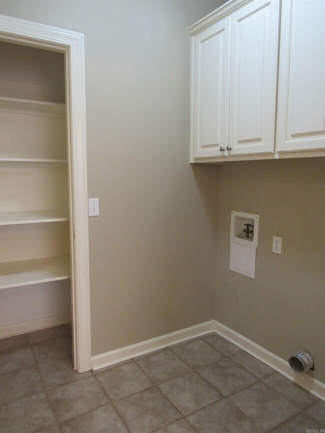 Building Photo - 125 Orleans Dr