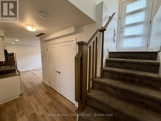 Photo du bâtiment - 613 - 4263 FOURTH AVENUE