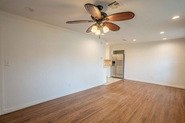 Foto del edificio - Beautiful Renovated 4 bedroom Home!!