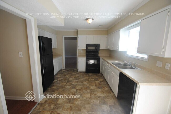Building Photo - 4896 High Forest Dr