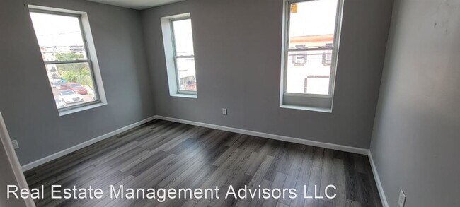 Foto del edificio - 2 br, 1 bath House - 2740 C Street