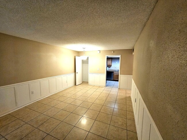 Building Photo - 1 BR/1 BA Condo; Ground Floor Unit; All-Ti...