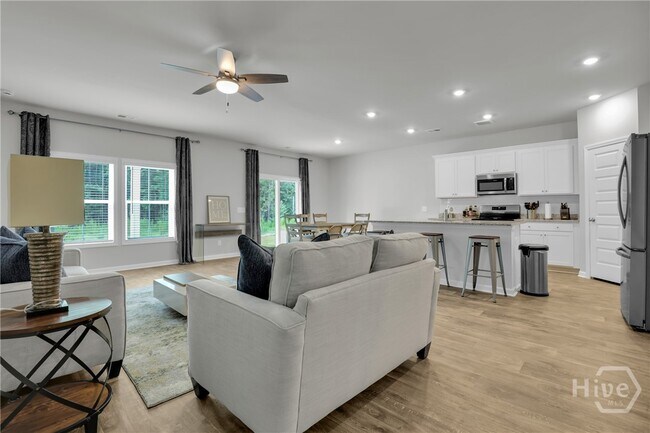 Building Photo - 106 Geranium Wy