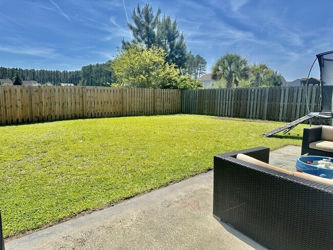 Building Photo - Three Bedroom Home located in Midpoint!