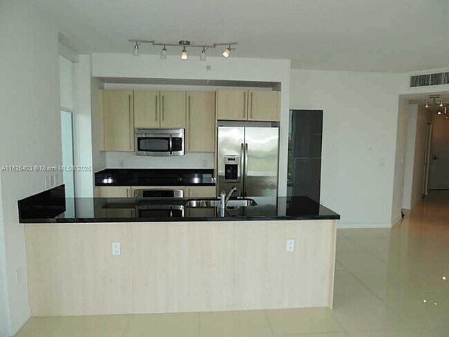 Foto del edificio - 79 SW 12th St