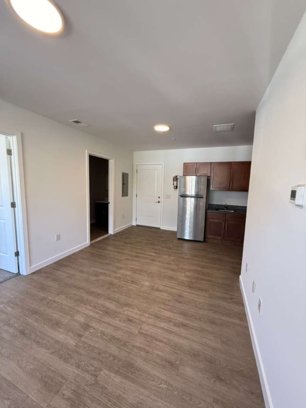 Building Photo - 329 W State St