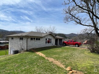 Building Photo - 301 Pine Mountain Rd