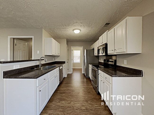 Building Photo - 5018 Nina Marie Ave