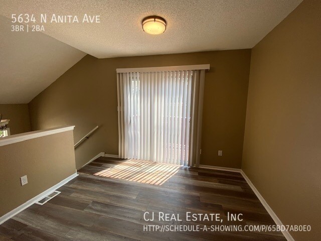 Foto del edificio - 5634 N Anita Ave