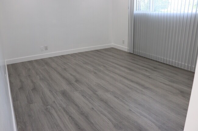 Foto del edificio - 6104 Costello Ave