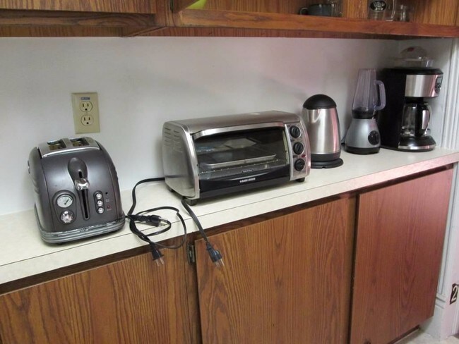 Foto del edificio - 208 Stewart Ave