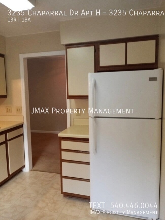 Foto del edificio - 3235 Chaparral Dr