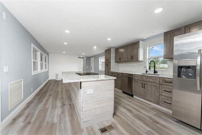 Building Photo - 11916 SW Newman Terrace