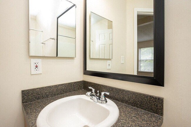 Foto del edificio - 5591 Rustling Way Ln