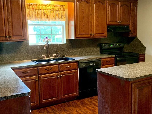 Building Photo - 3016 Las Palmas Dr