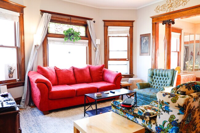 Foto del edificio - 2825 18th Ave S