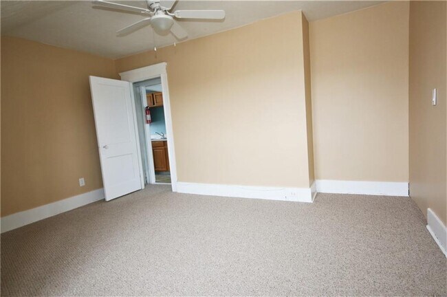 Building Photo - 375 Wood Ave