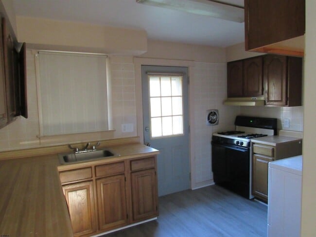 Foto del edificio - 6304 Quinn Ave