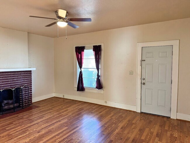 Foto del edificio - 1825-1811 11th St