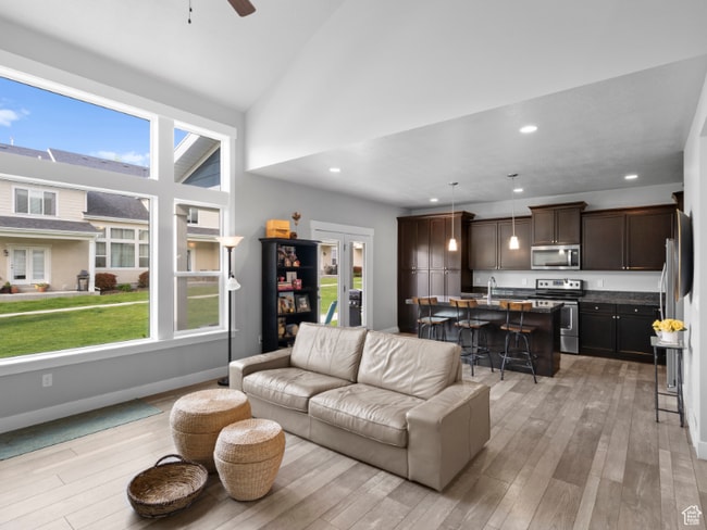 Building Photo - 797 Newfield Dr