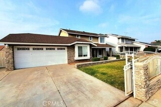Building Photo - 15858 Montgomery Dr