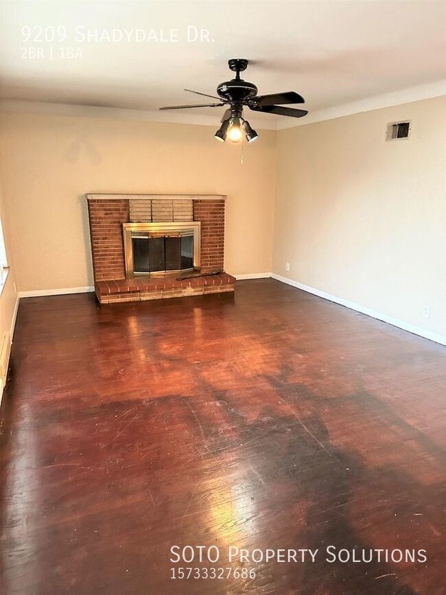 Building Photo - LARGE spacious single family home in wonde...