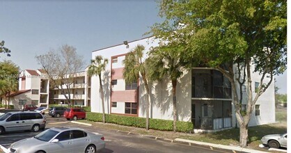Building Photo - 3400 Foxcroft Rd
