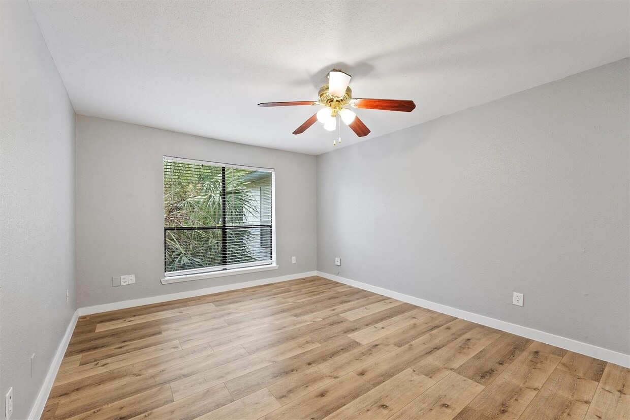 Foto principal - 9009 Richmond Ave.
