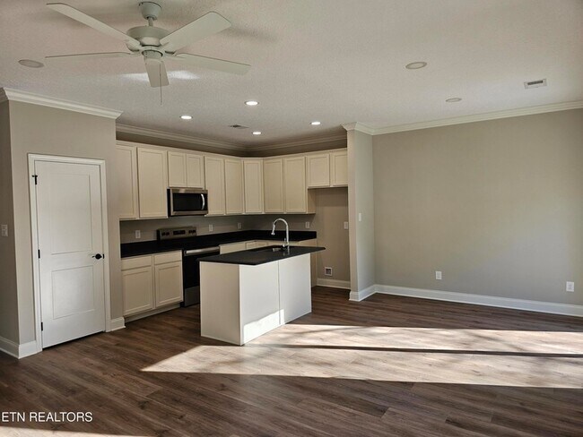 Foto del edificio - 6631 Johnbo Wy