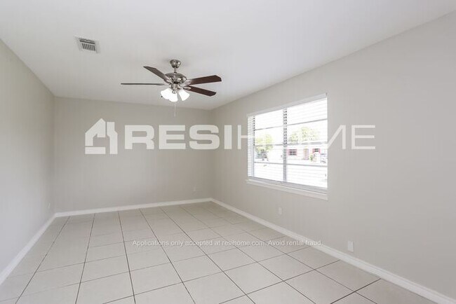 Foto del edificio - 8906 Klondike St