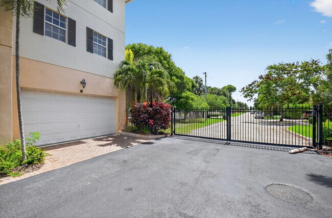 Foto del edificio - 2502 N Dixie Hwy