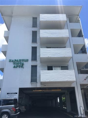 Building Photo - 837 Kapahulu Ave