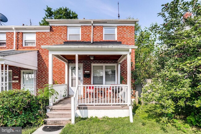 Building Photo - 566 S Beechfield Ave