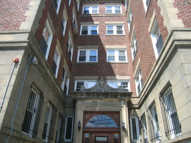 Foto del edificio - 36 College Ave