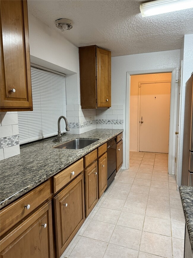 Building Photo - 3323 Big Horn Ct