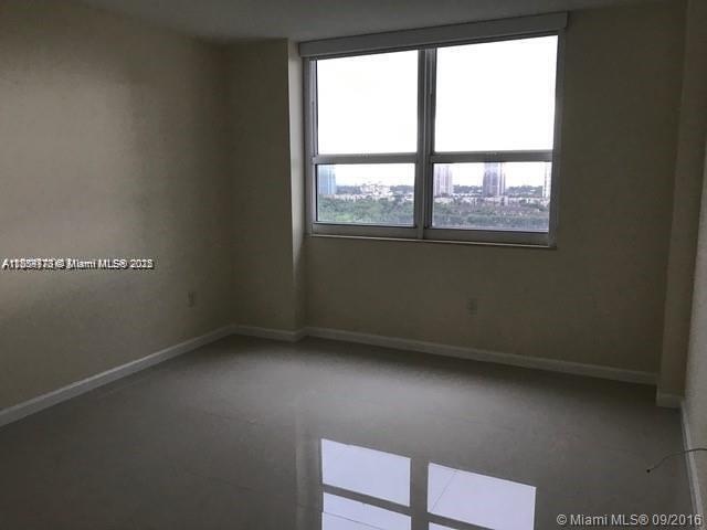 Foto del edificio - 19501 W Country Club Dr