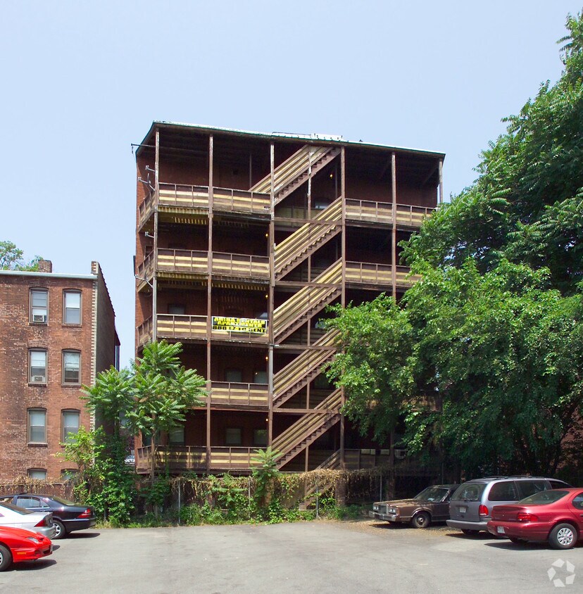 Building Photo - 93 E Park St