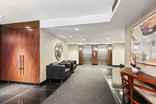 Building Photo - 333 E 66th St