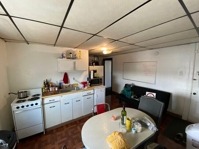 kitchen - 16 Melba Pl