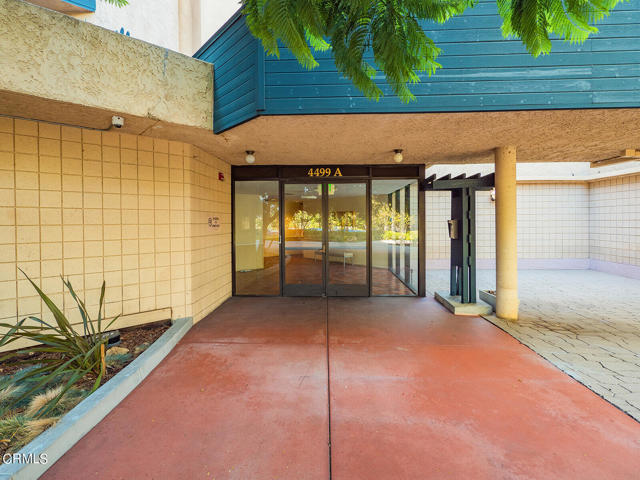 Foto del edificio - 4499 Via Marisol Via